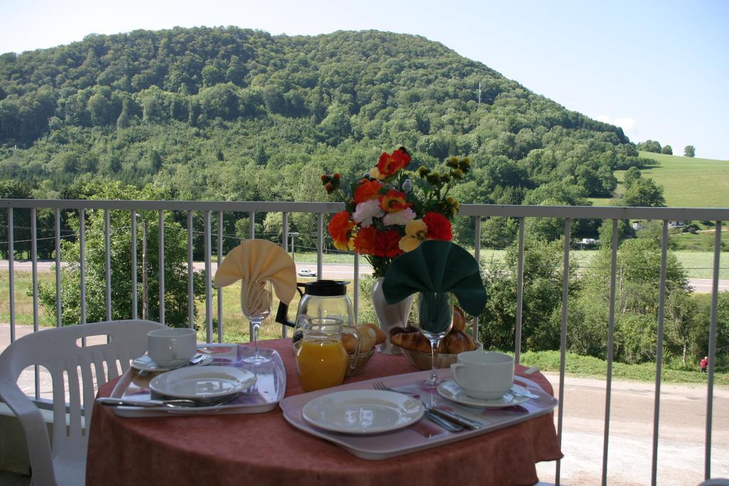 Le Relais De La Vallee Hyèvre-Paroisse Екстериор снимка